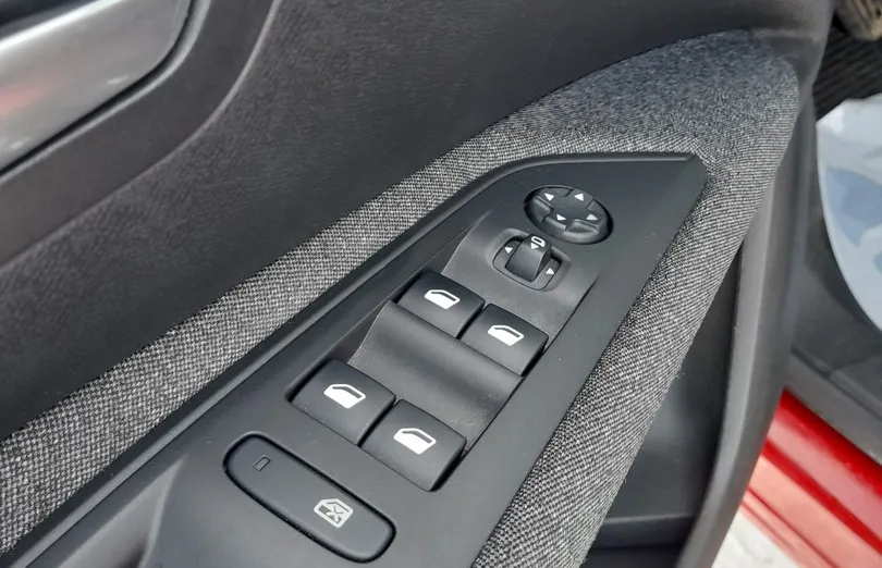 PEUGEOT 3008 3008 1.2 PureTech Active Pack S&S