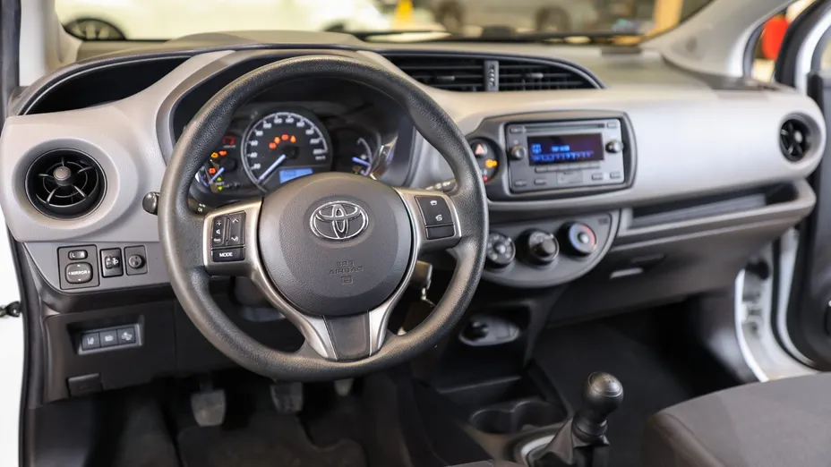 TOYOTA Yaris Yaris 1.0 Active