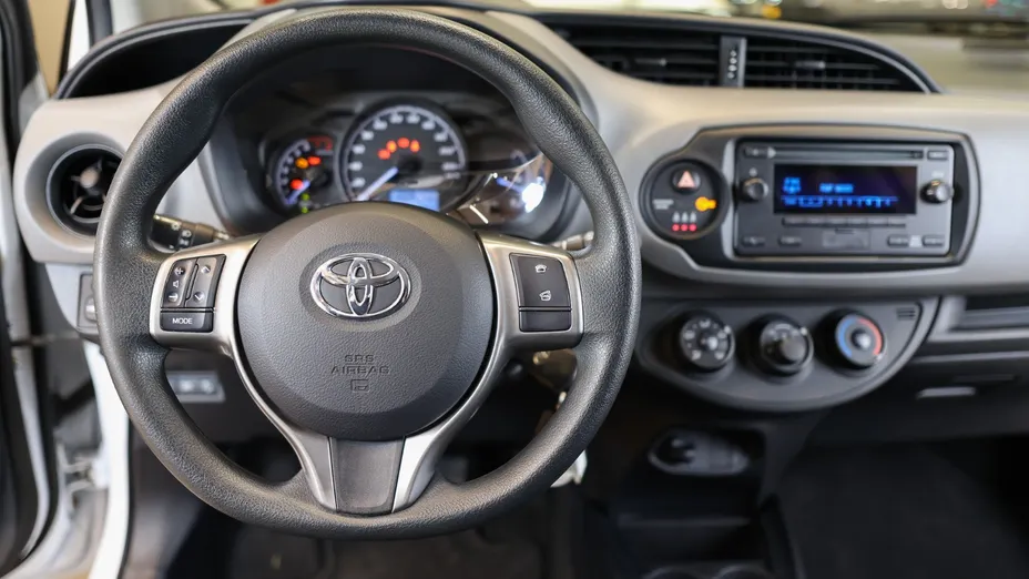 TOYOTA Yaris Yaris 1.0 Active