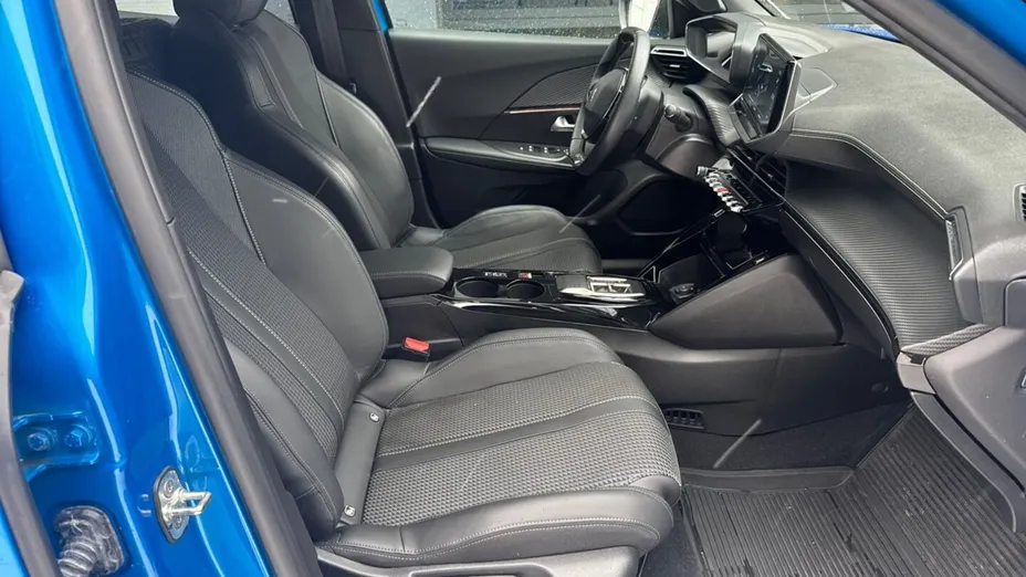 PEUGEOT 2008 e-2008 GT