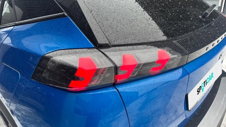 PEUGEOT 2008 e-2008 GT