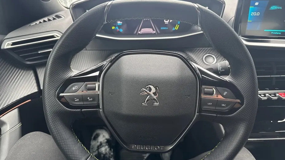 PEUGEOT 2008 e-2008 GT