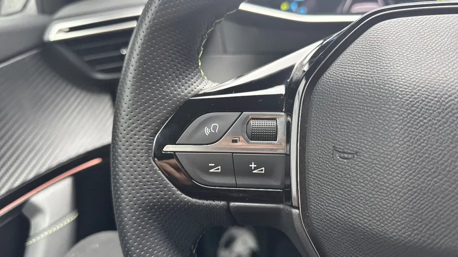 PEUGEOT 2008 e-2008 GT