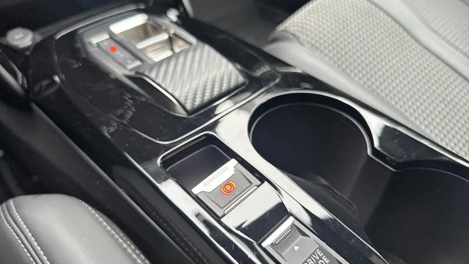 PEUGEOT 2008 e-2008 GT