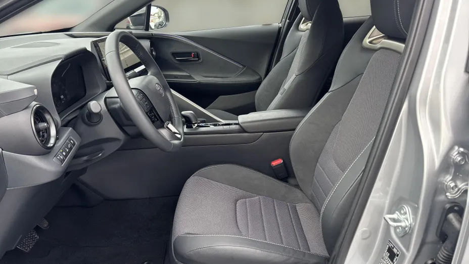 TOYOTA C-HR C-HR 2.0 PHEV Dynamic Force Executive