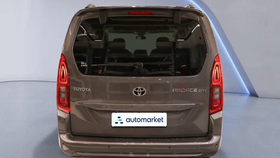 TOYOTA Proace City Verso Proace City Verso Long 1.2 D-4T Family Aut.