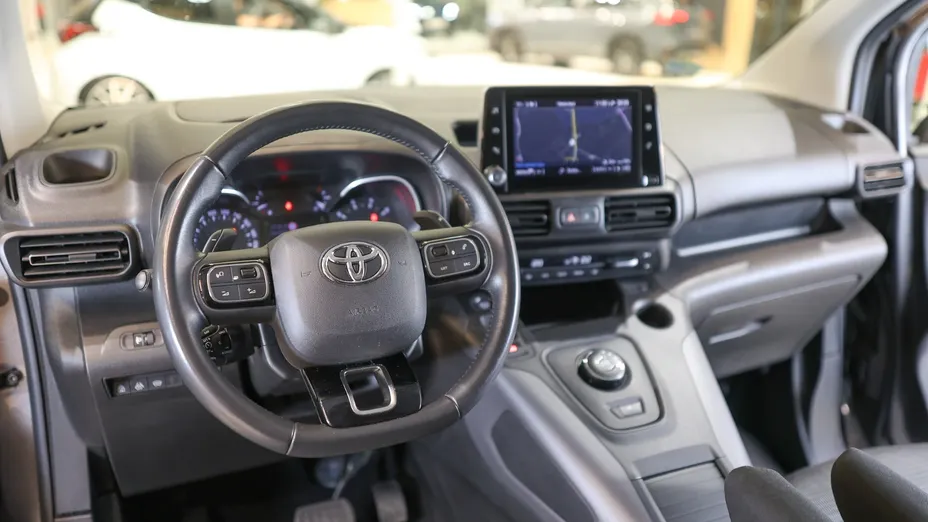 TOYOTA Proace City Verso Proace City Verso Long 1.2 D-4T Family Aut.