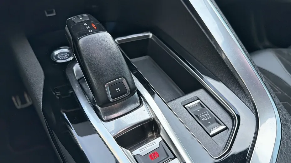 PEUGEOT 5008 5008 1.6 PureTech GT Line S&S EAT8