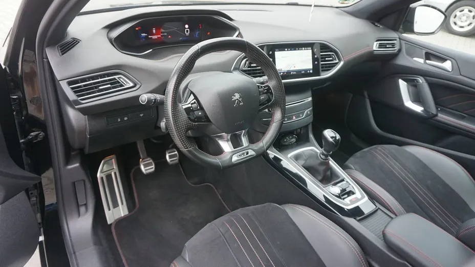 PEUGEOT 308 -