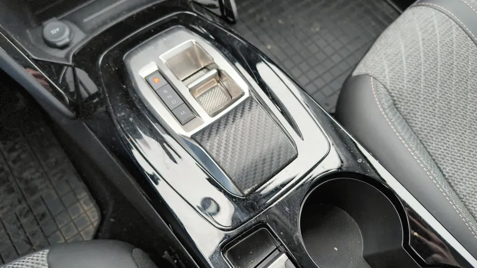 PEUGEOT 208 208 1.2 PureTech Allure S&S EAT8