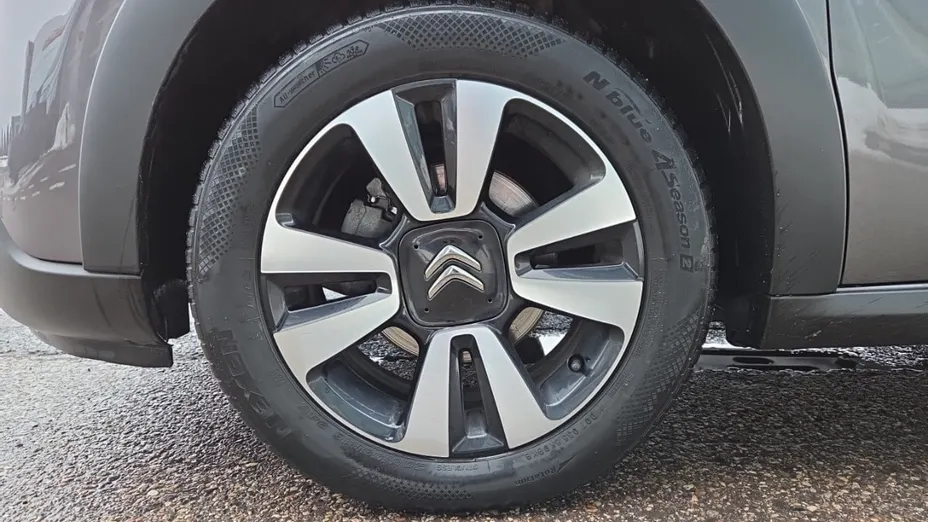 CITROEN C3 C3 1.2 PureTech Shine EAT6