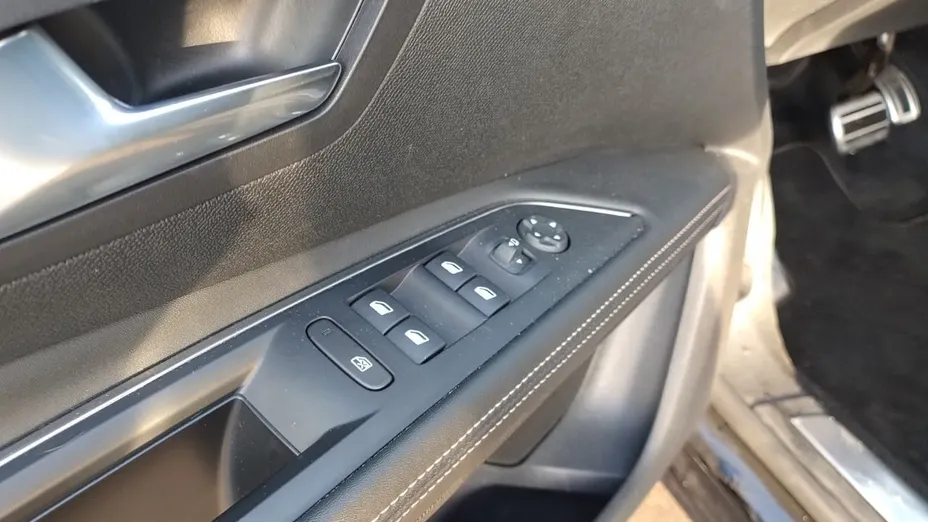 PEUGEOT 5008 5008 1.5 BlueHDi GT S&S EAT8