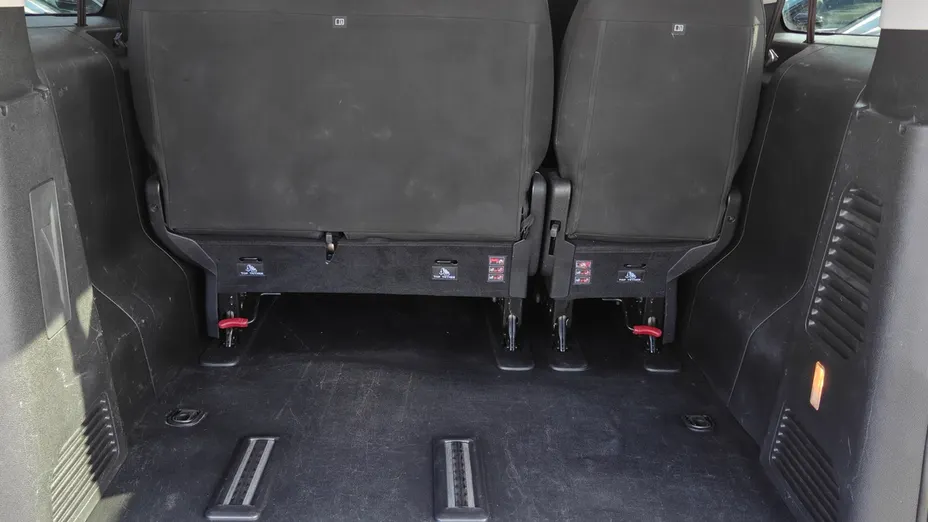 PEUGEOT Traveller Traveller 2.0 BlueHDi Long Business EAT8