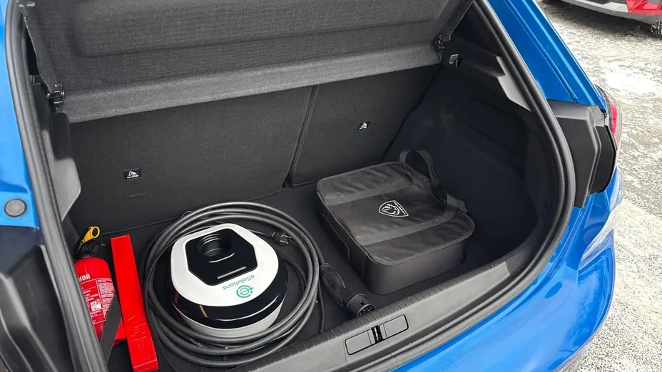 PEUGEOT 208 e-208 Allure