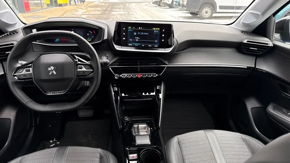 PEUGEOT 208 e-208 Allure