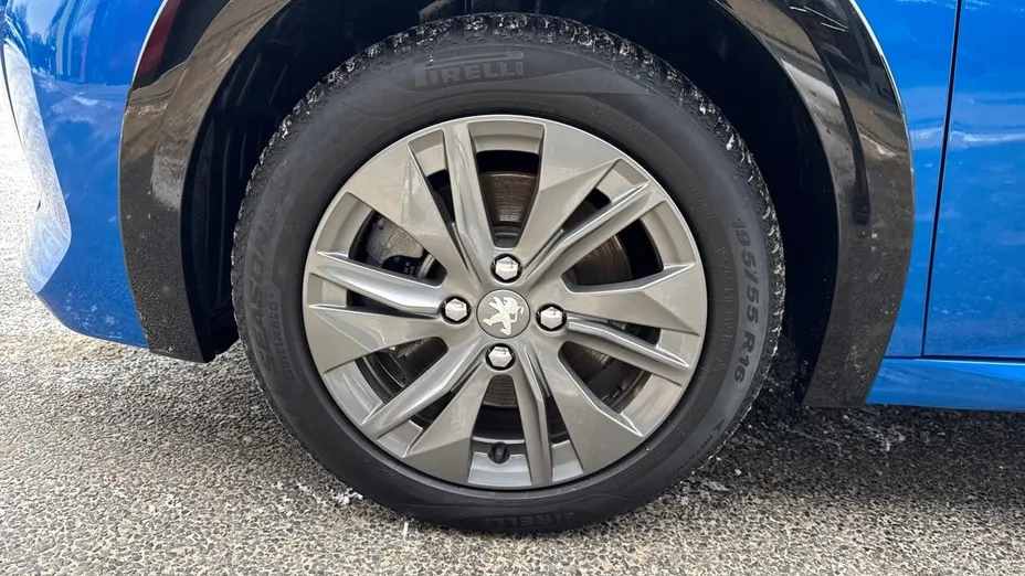 PEUGEOT 208 e-208 Allure