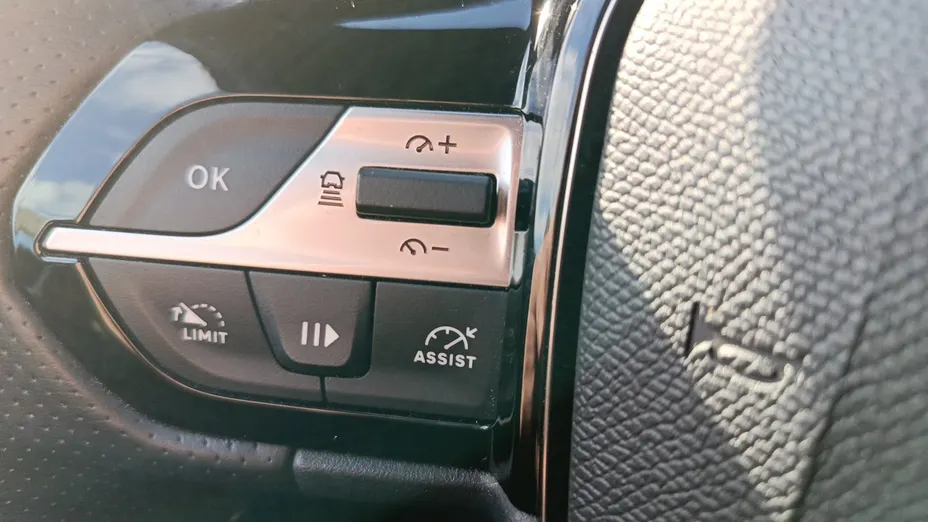 PEUGEOT 408 408 1.2 PureTech mHEV GT S&S e-DSC6