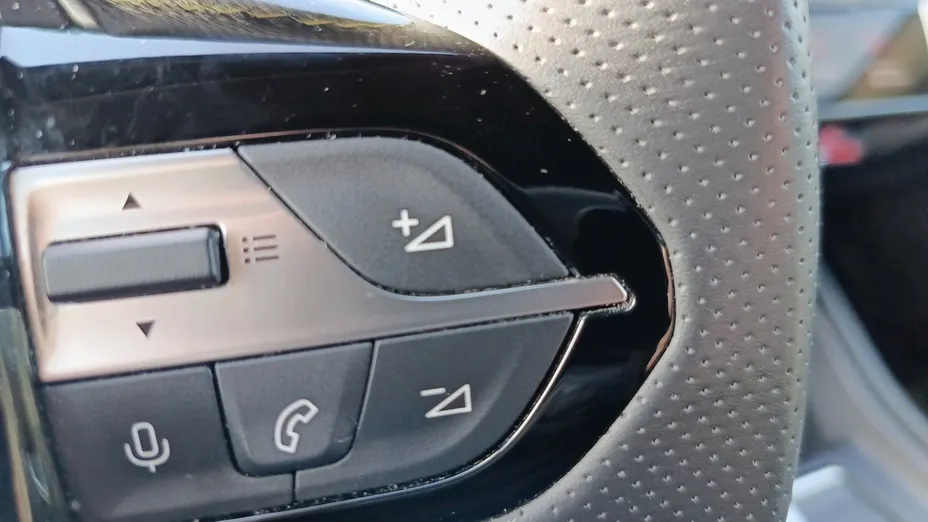 PEUGEOT 408 408 1.2 PureTech mHEV GT S&S e-DSC6