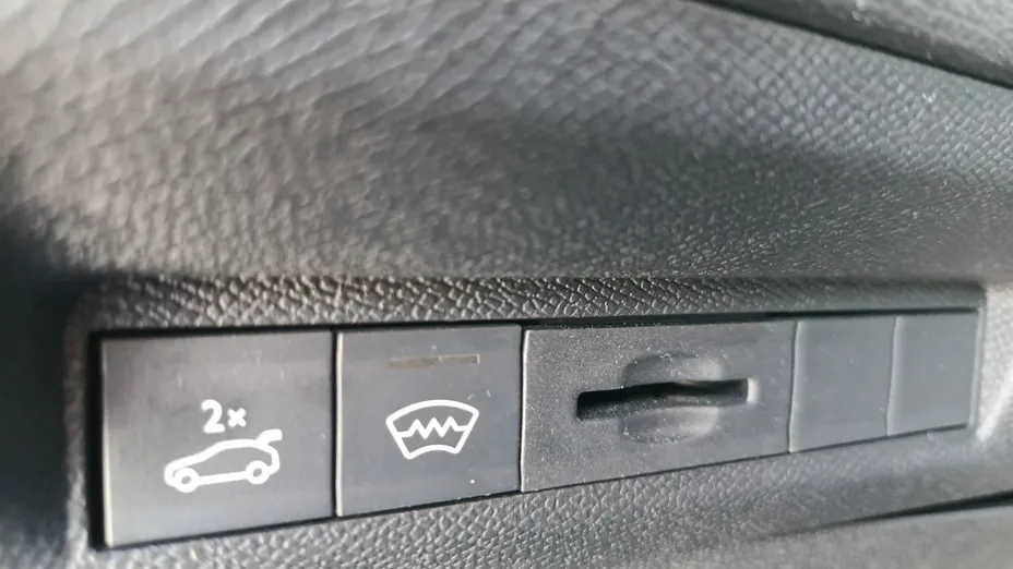 PEUGEOT 408 408 1.2 PureTech mHEV GT S&S e-DSC6