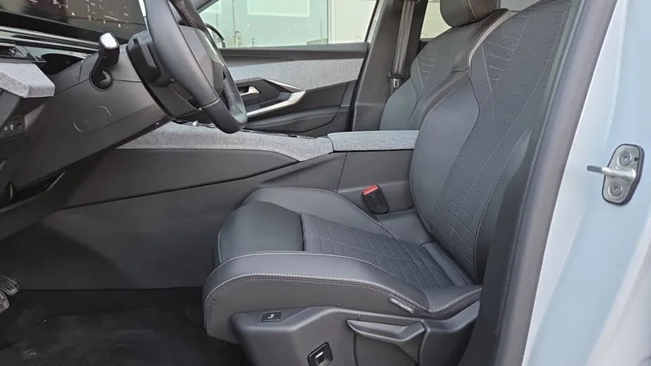 PEUGEOT 3008 3008 1.2 PureTech mHEV Allure e-DCS6