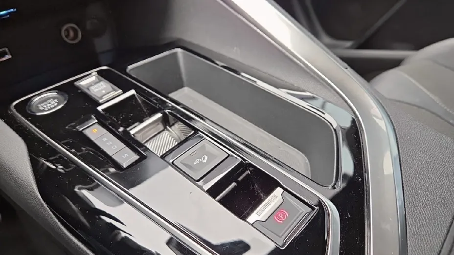 PEUGEOT 5008 5008 1.6 PureTech GT S&S EAT8