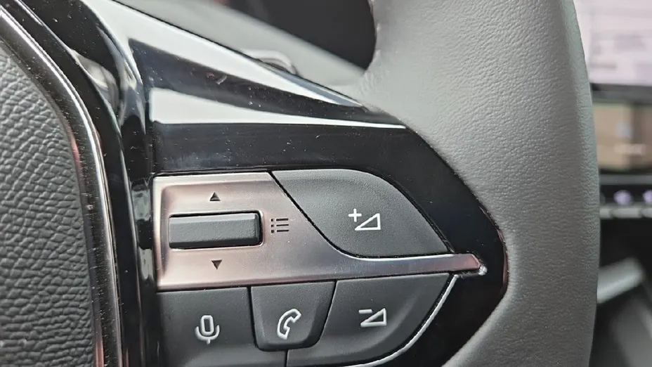 PEUGEOT 408 408 1.2 PureTech Allure S&S EAT8