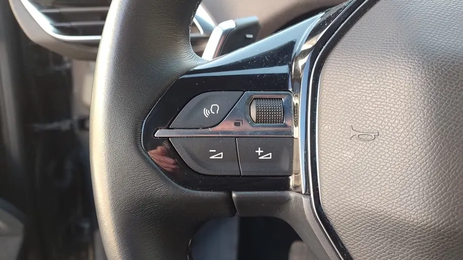 PEUGEOT 3008 3008 1.2 PureTech Allure Pack S&S EAT8