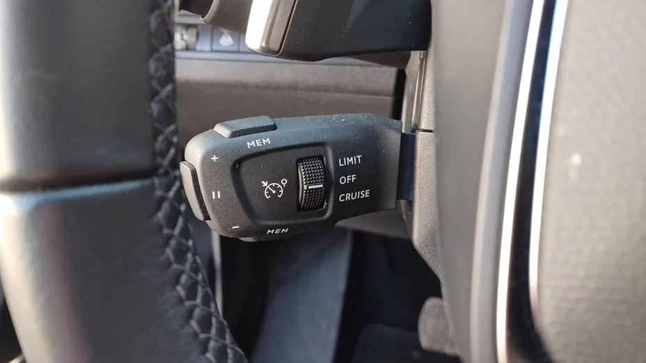 PEUGEOT 3008 3008 1.2 PureTech Allure Pack S&S EAT8