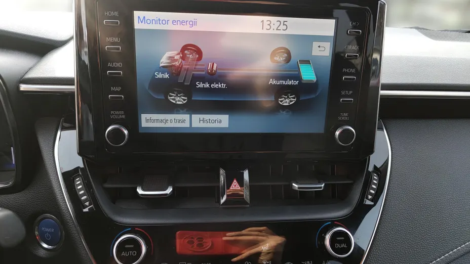 TOYOTA Corolla Corolla 2.0 Hybrid Comfort