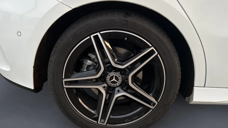 MERCEDES-BENZ A Klasa A 200 AMG Line 7G-DCT