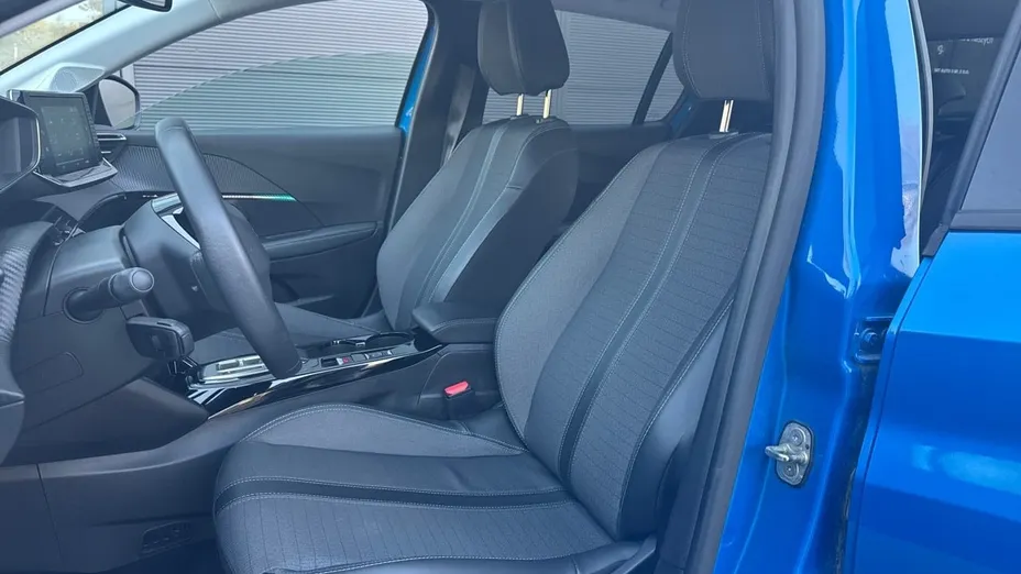 PEUGEOT 208 e-208 Allure