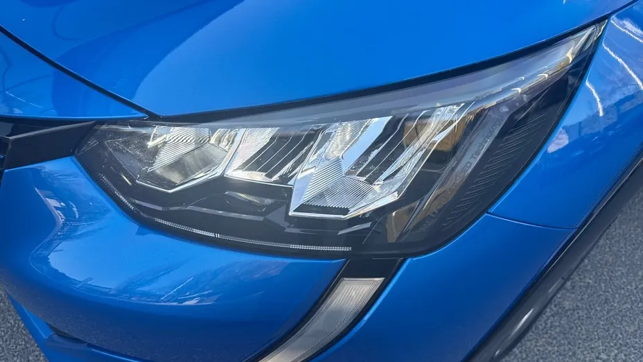 PEUGEOT 208 e-208 Allure