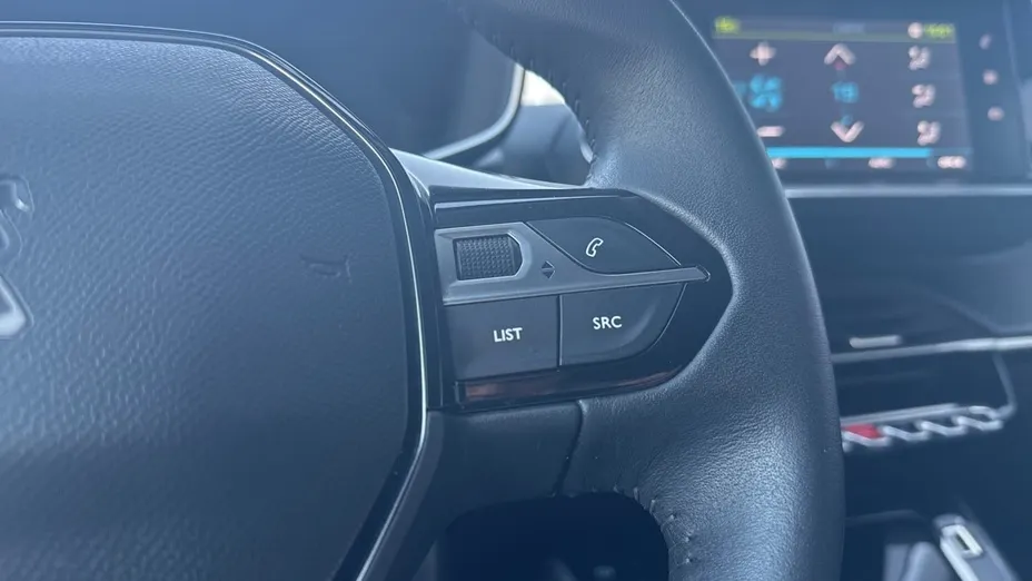 PEUGEOT 208 e-208 Allure