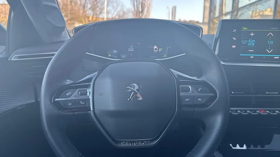 PEUGEOT 208 e-208 Allure