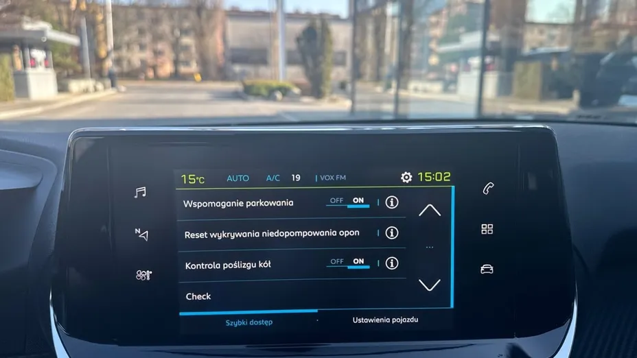 PEUGEOT 208 e-208 Allure