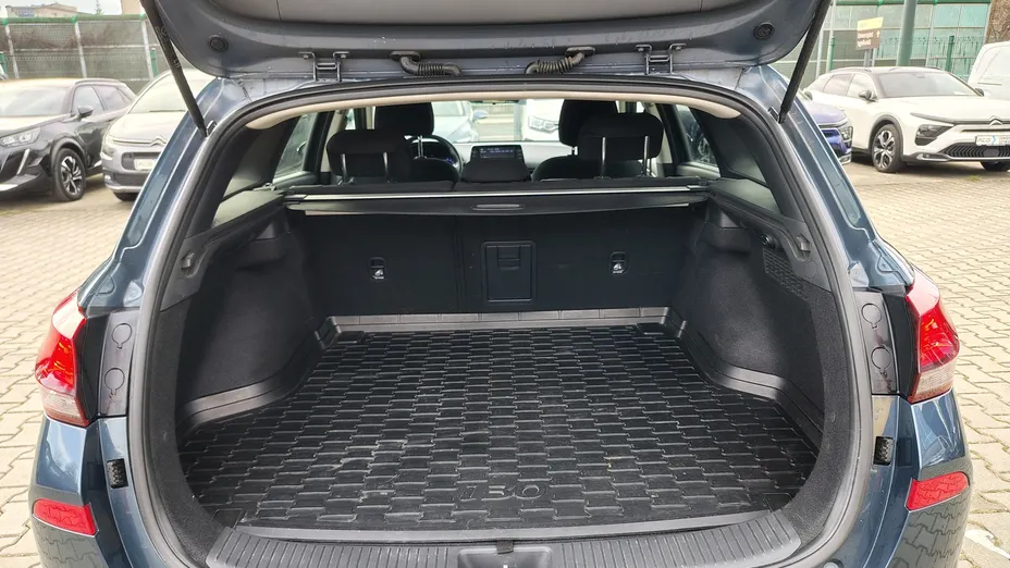 HYUNDAI i30 i30 1.0 T-GDI Smart