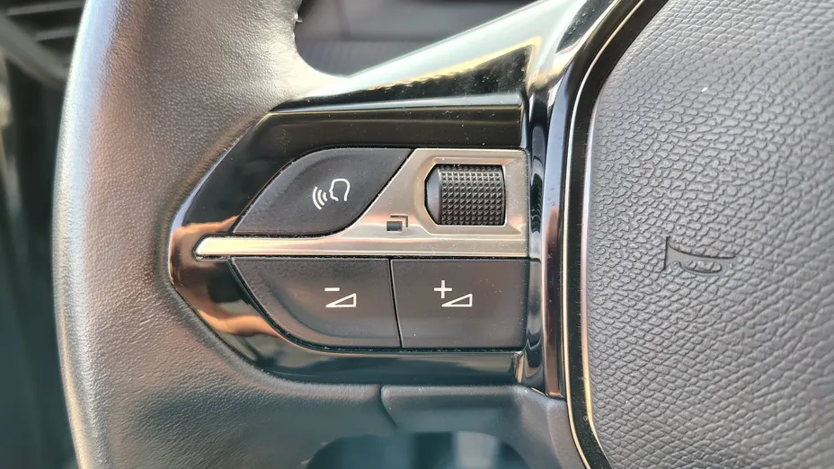 PEUGEOT 2008 2008 1.2 PureTech Active Pack S&S