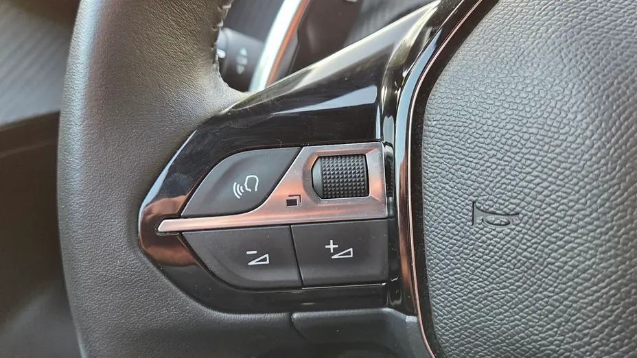 PEUGEOT 2008 2008 1.2 PureTech Allure Pack S&S EAT8