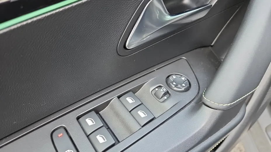 PEUGEOT 2008 2008 1.2 PureTech GT S&S EAT8