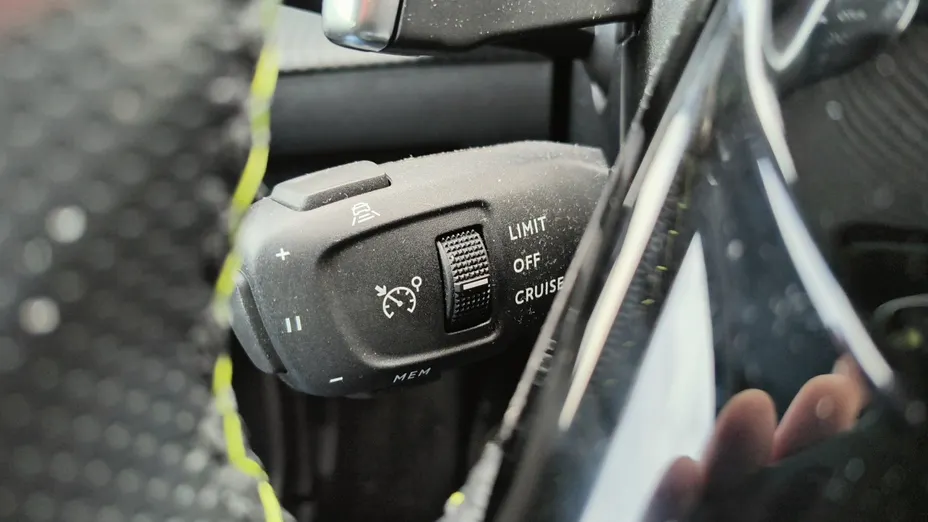 PEUGEOT 2008 2008 1.2 PureTech GT S&S EAT8