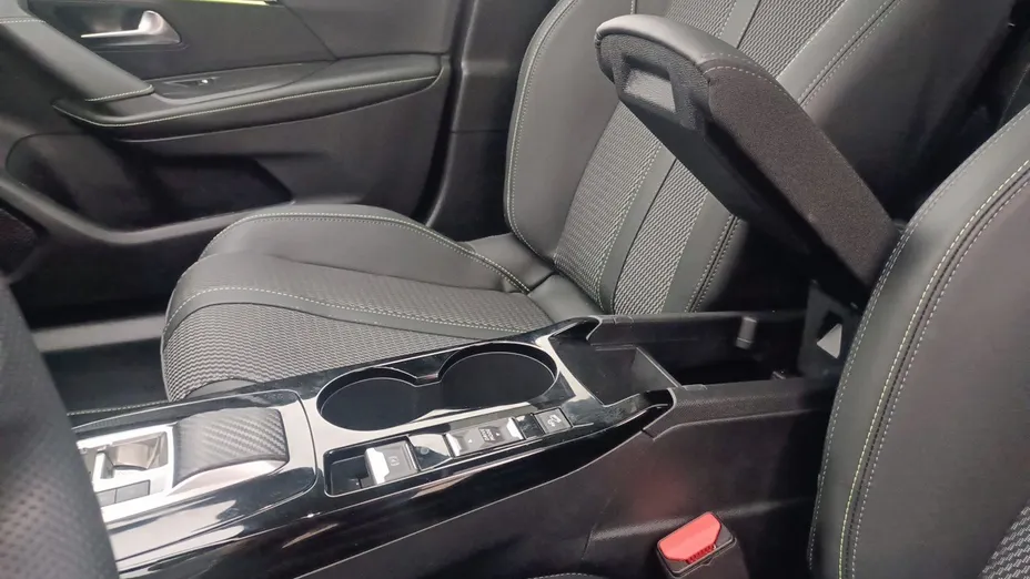 PEUGEOT 2008 2008 1.2 PureTech GT S&S EAT8