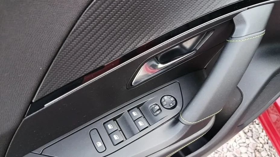 PEUGEOT 2008 2008 PureTech 130 GT S&S EAT8