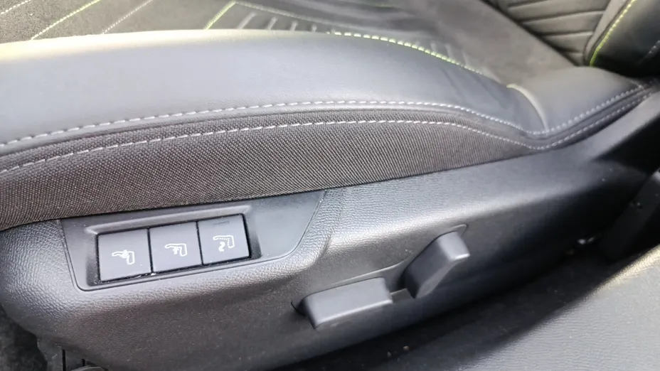 PEUGEOT 2008 2008 PureTech 130 GT S&S EAT8