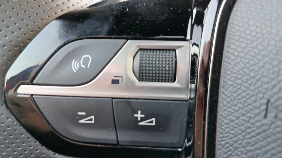 PEUGEOT 2008 2008 PureTech 130 GT S&S EAT8