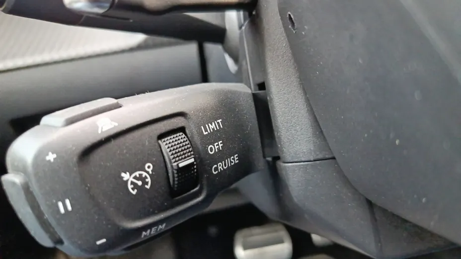 PEUGEOT 2008 2008 PureTech 130 GT S&S EAT8