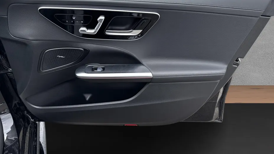 MERCEDES-BENZ C Klasa C 220 d mHEV 4-Matic AMG