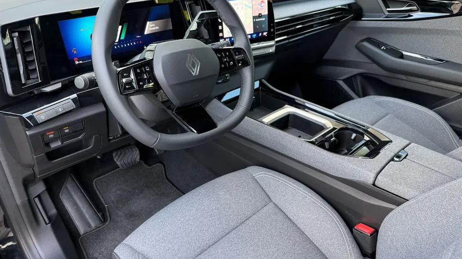 RENAULT Austral Austral 1.3 TCe mHEV Evolution aut