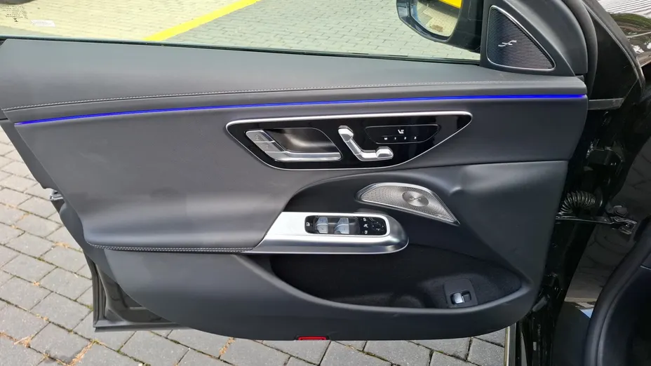 MERCEDES-BENZ E Klasa E 300 de PHEV 4-Matic AMG 9G-Tronic