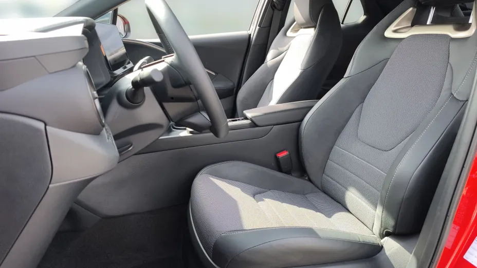 TOYOTA C-HR C-HR 2.0 PHEV Dynamic Force Executive