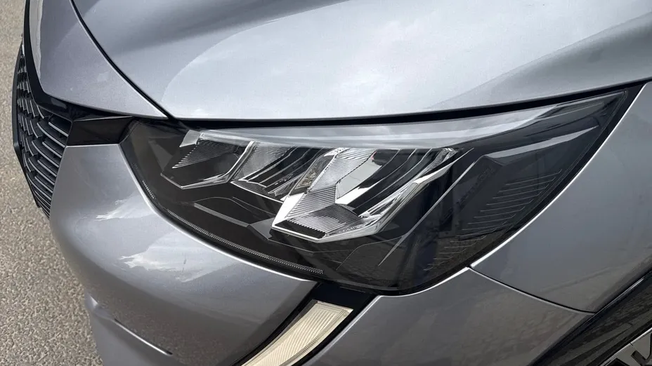 PEUGEOT 208 e-208 Active
